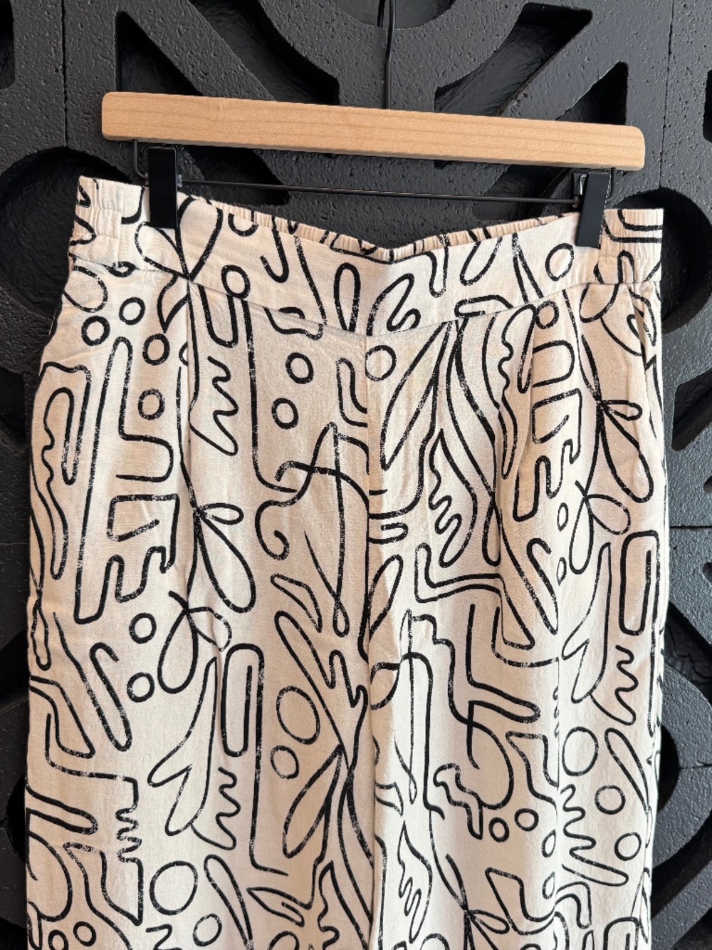 Abstract Print Wide Leg Pants - Picture 4 of 9